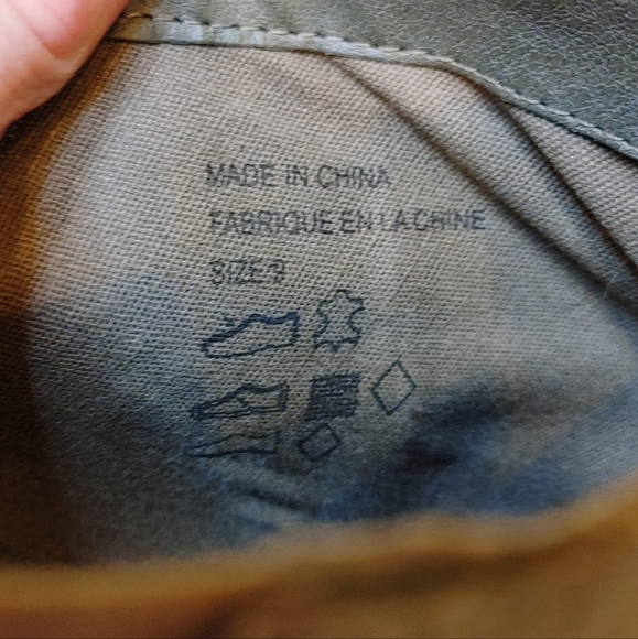 URBAN OUTFITTERS SHORT SUEDE BOOT, MOSS 9 - Picture 13 of 14